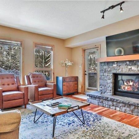 Luxurious Rundle Cliffs Lodge In Spring Creek Canmore Extérieur photo